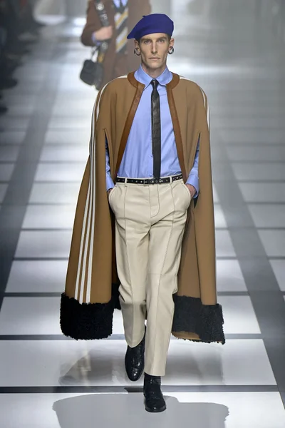 Look 11